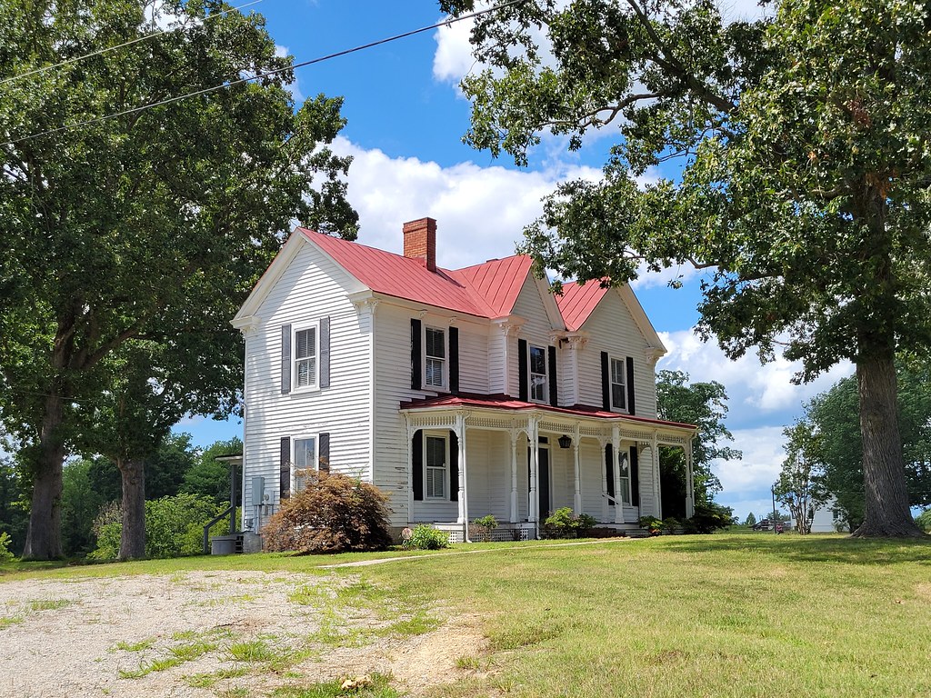 old farmhouse in Gatewood, North Carolina Kipp Teague Flickr