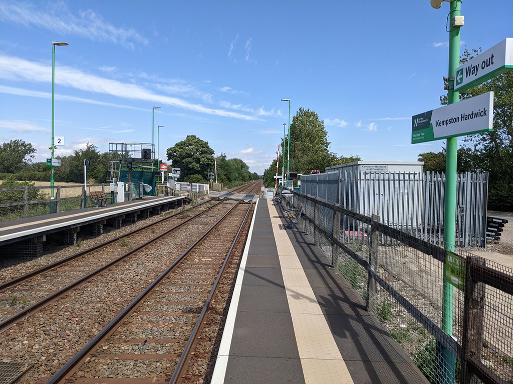 Platforms at Kempston Hardwick Station (4) Kite Flickr