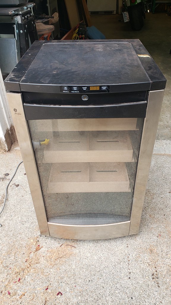 FRIDGE HUMIDOR 2 Converted an old wine chiller into a ciga… Flickr