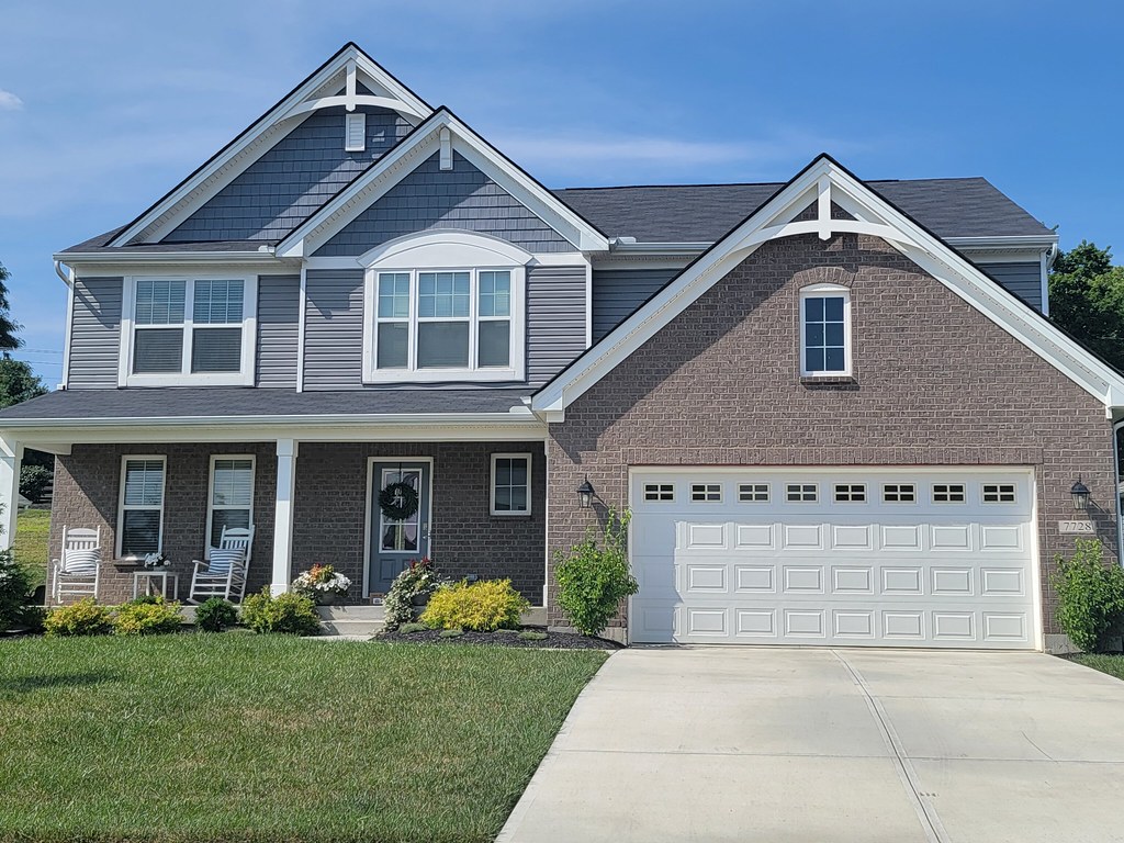 Shiloh Falls Brick, Storm Shake, Rockslide Siding, White T… Flickr