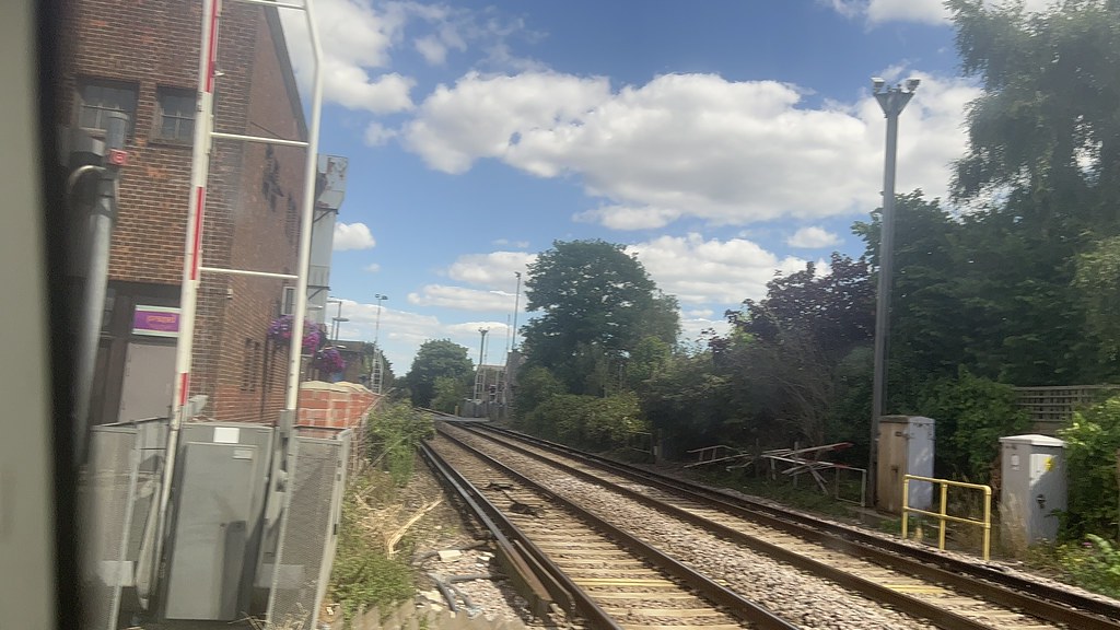 CHICHESTER BASIN ROAD LEVEL CROSSING FROM CHICHESTER STATI… Flickr