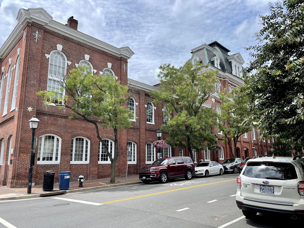 Alexandria City Hall and Courthouse in Alexandria, Virgini… Flickr