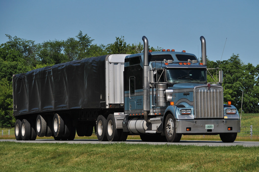 Lily Trucking Kenworth W900L TruckersWithCameras Flickr