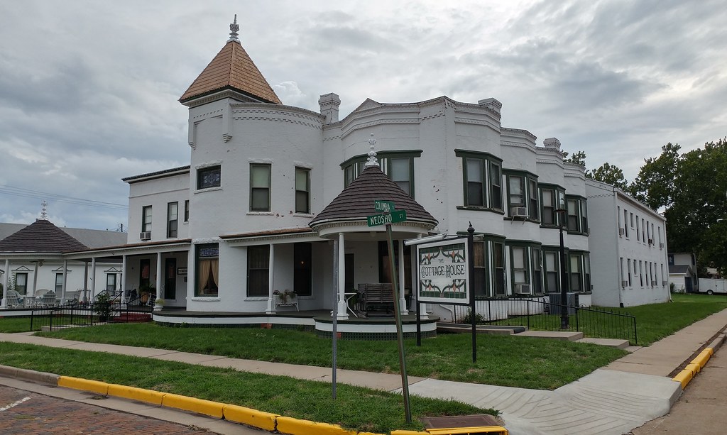Cottage House Hotel, Council Grove, KS **Cottage House Hot… Flickr
