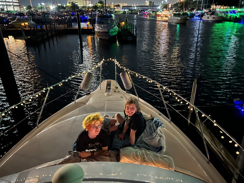 Night 8/6/2022 Hammond, IN Cammi Friederichs Flickr