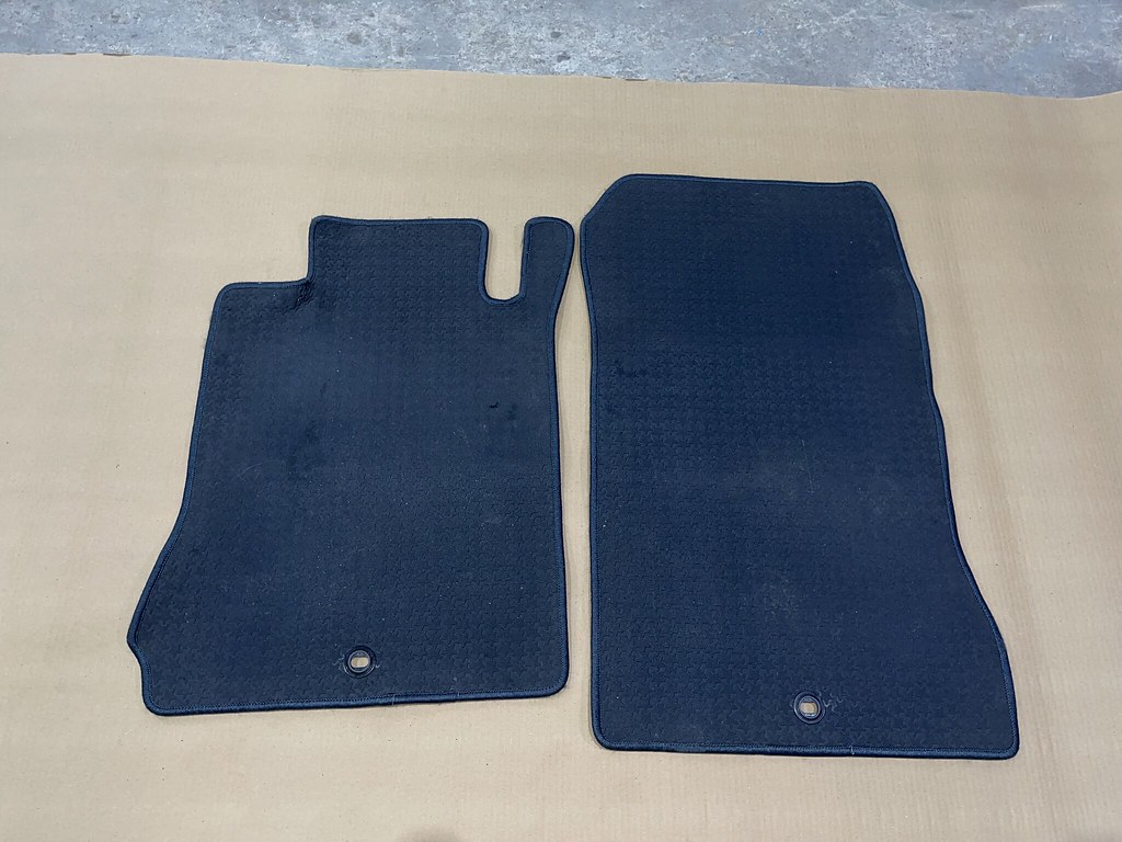 OEM R129 AMG Floor Mats For Sell Mercedes Benz OEM R129 AM… Flickr