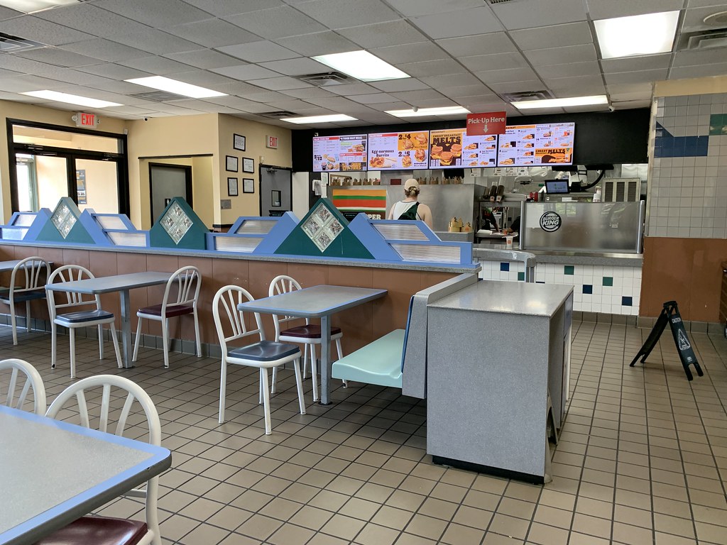 Burger King interior Burger King 11135 (3,332 square feet… Flickr