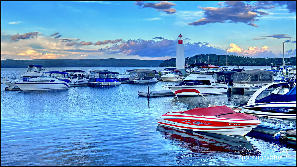 Ambiance estivale Phare de Cabano TémiscouatasurleLac, … Flickr