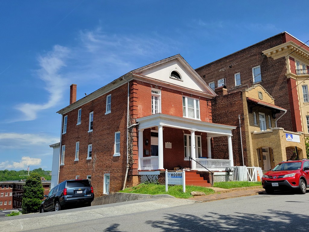 building in Lynchburg, Virginia on Court Street Kipp Teague Flickr