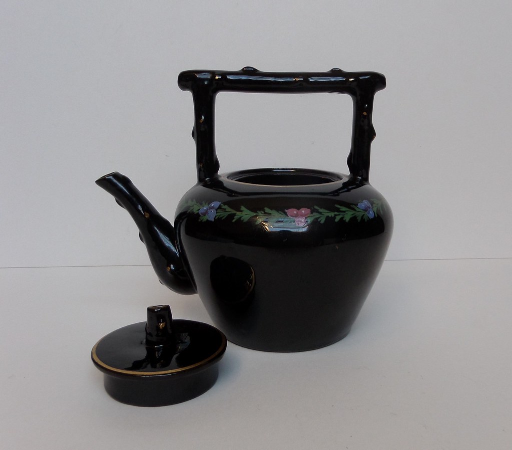 VICTORIAN JACKFIELD STYLE TEAPOT Richly gilded late Victor… Flickr