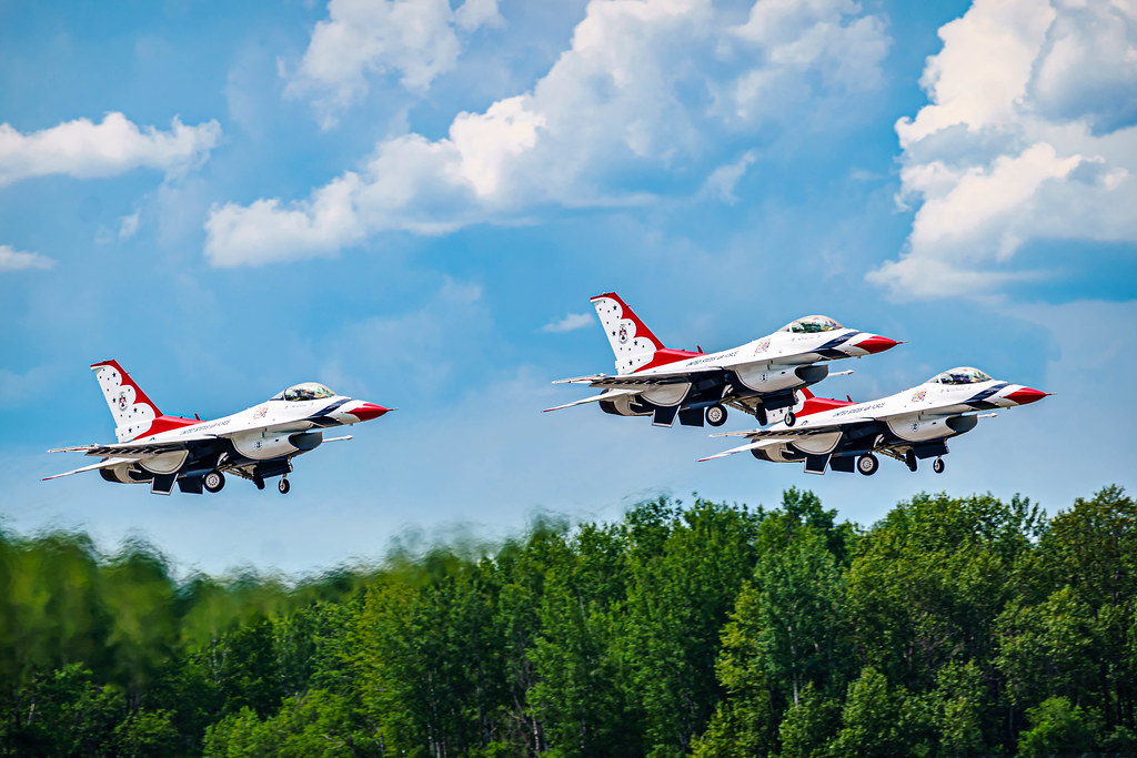 USAF Thunderbirds F16 Fighting Falcon, Duluth Air & Aviation Expo