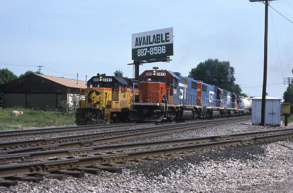 CSX R327_GT WB Frt Trowbridge East Lansing MI 8141993 1345… Flickr