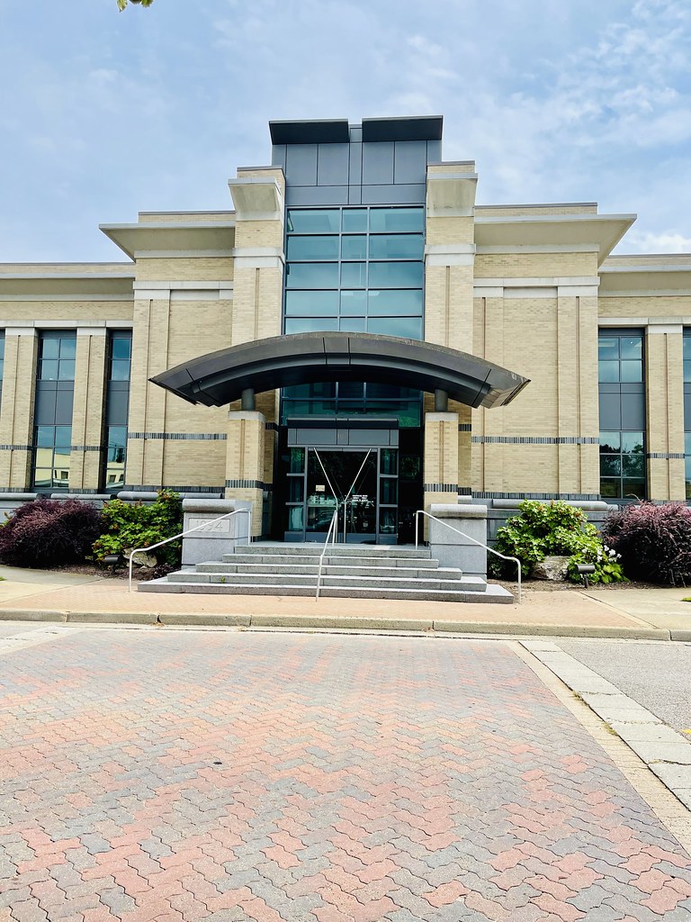 Entryway of Hopewell City Courthouse in Hopewell, Virginia… Flickr