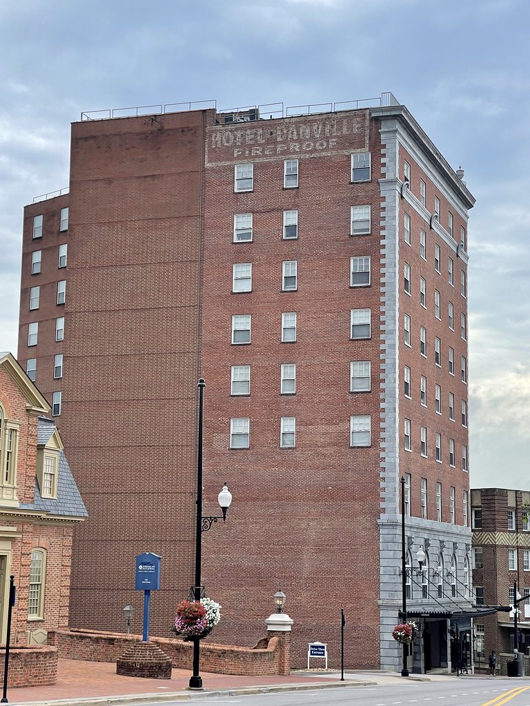 Hotel Danville (1927). Danville, Virginia. devtmefl Flickr