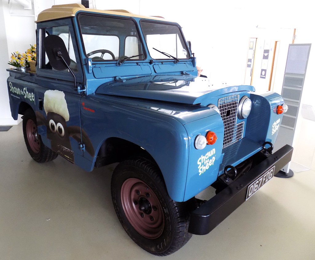 2007 LAND ROVER "BITZA" SHAUN THE SHEEP VERSION Q167FDG Flickr