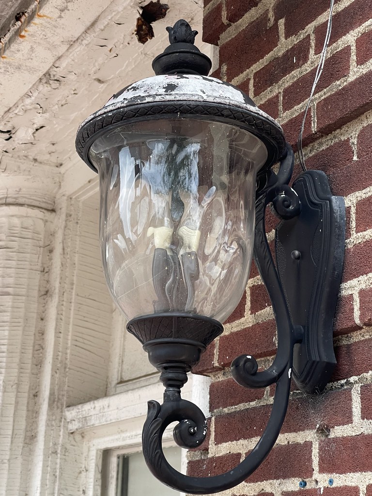 Light fixture. Hotel Leeland (1917). Danville, Virginia. Flickr
