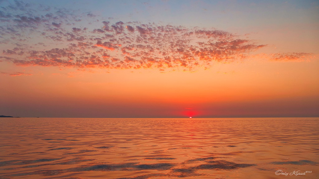 Sunrise 3 nautical miles from Cadaques004 Sunrise 3 nautic… Flickr