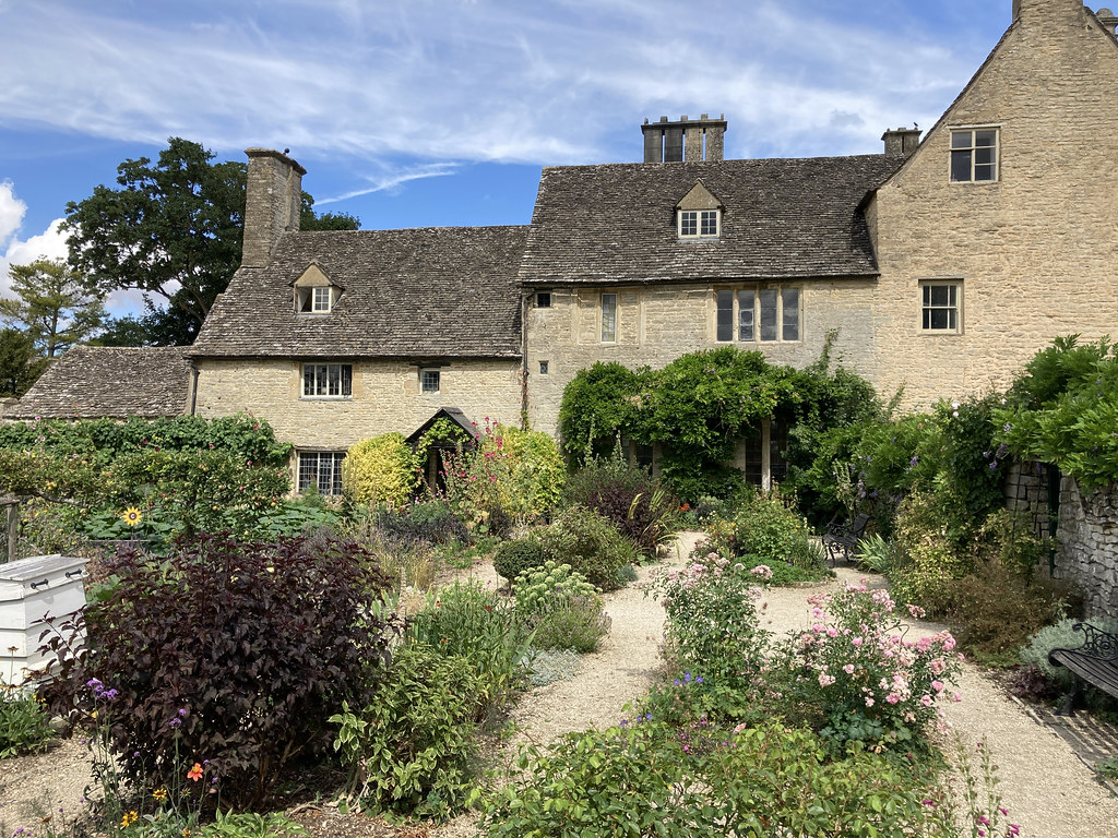 Cogges Manor Farm, Witney Fans of Downtown Abbey, the hit … Flickr