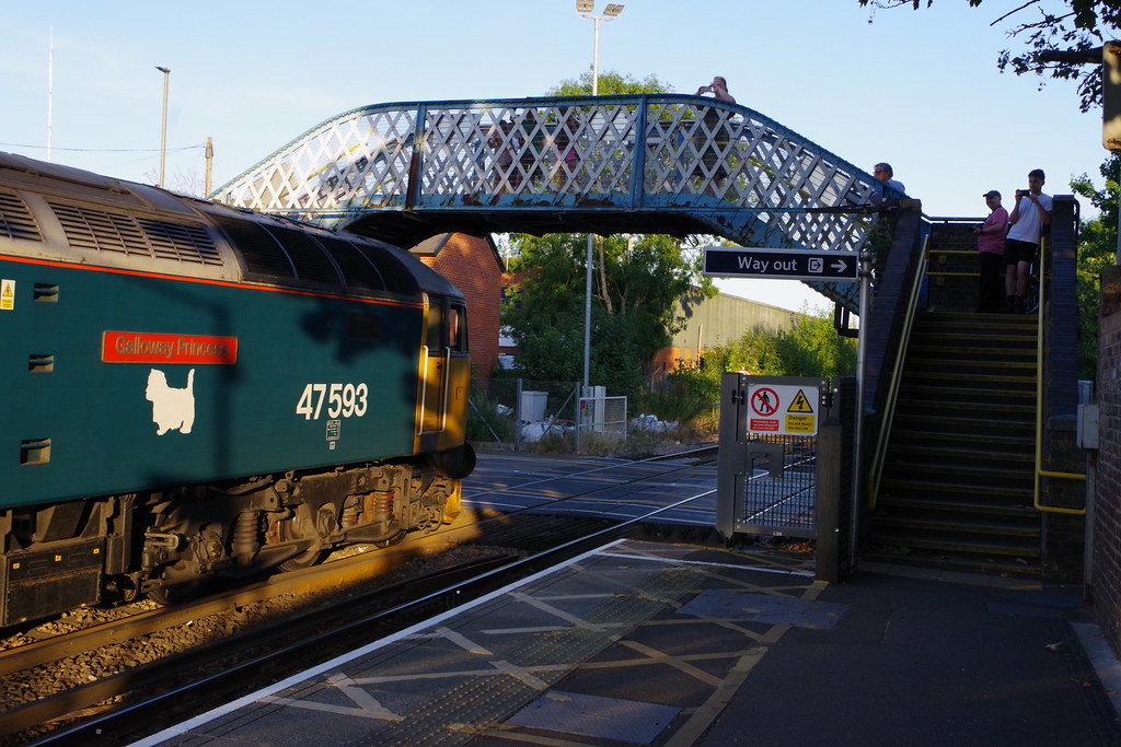 IMGP3323 Chertsey Station Tuesday 9 August 2022 © Copyrigh… Flickr