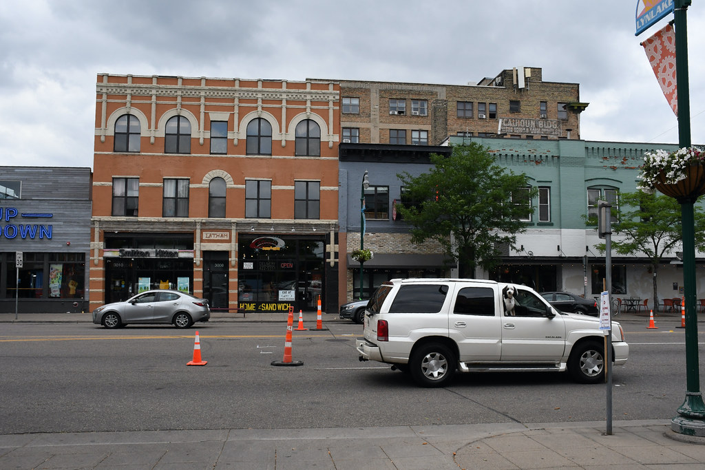 Smitten Kitten & a Dog, South Lyndale Avenue, LynLake, Mi… Flickr