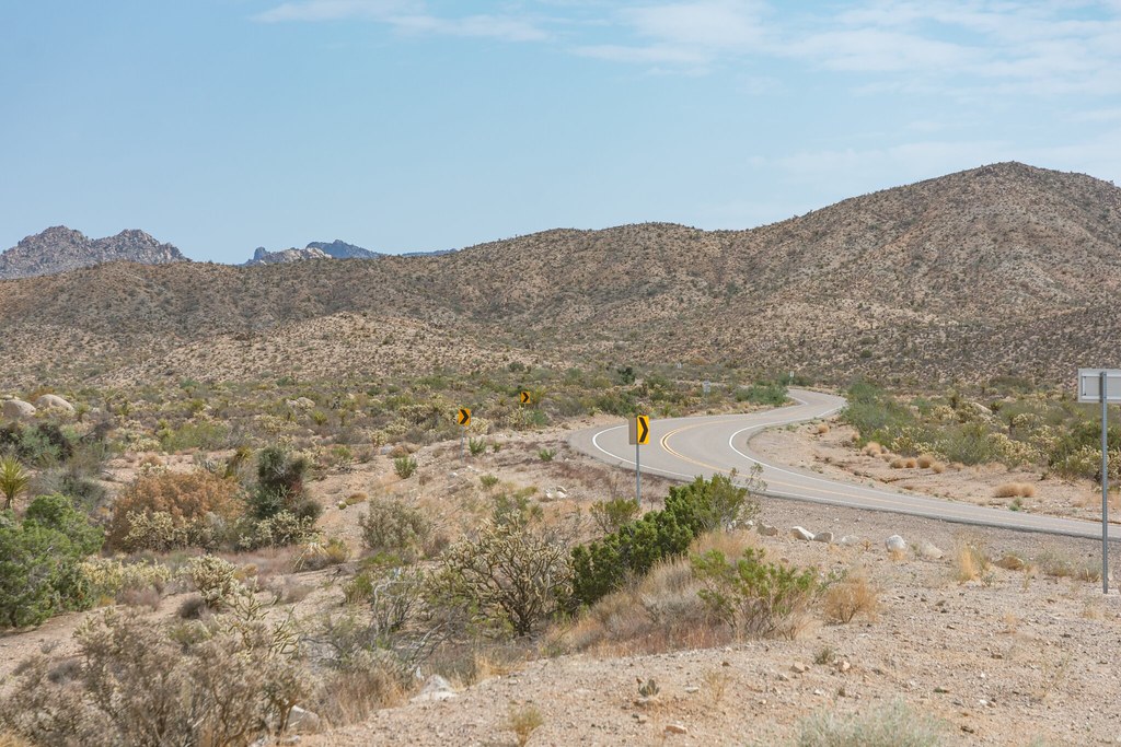 DSC_0518 Kelbaker Road winding through some gentle hills i… Flickr