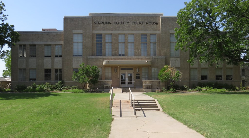 Sterling County Courthouse (Sterling City, Texas) This lov… Flickr