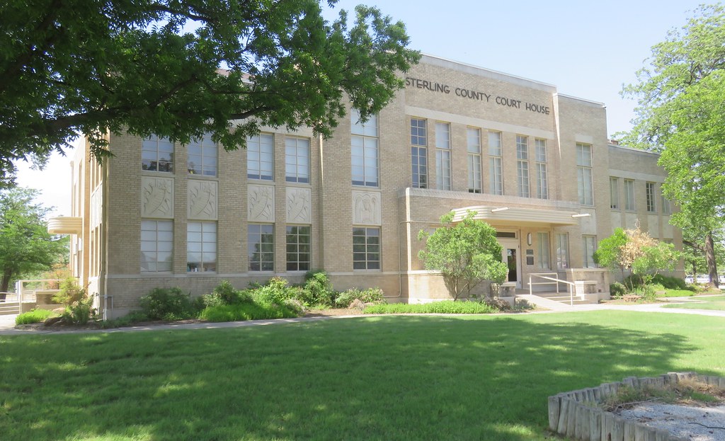 Sterling County Courthouse (Sterling City, Texas) This lov… Flickr