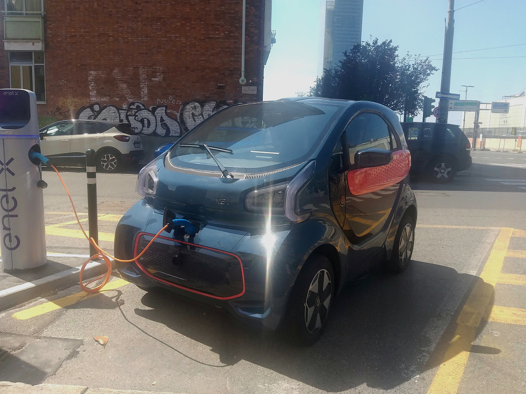 XEV Yoyo X Electric City Car a photo on Flickriver