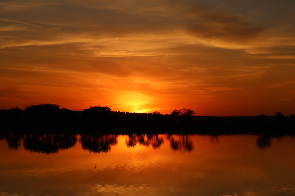Sunset over Oxbow Lake 081222 Oxbow lake adjacent to Misso… Flickr