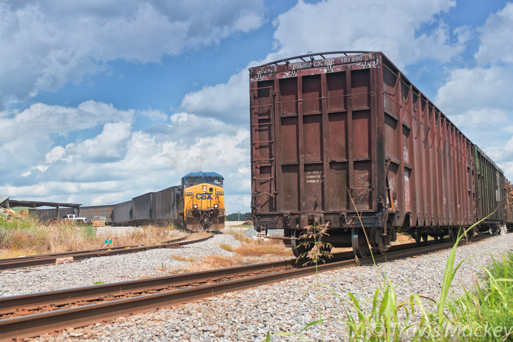CSX L60212 working Edwards Wood Products CSX L60212 work… Flickr