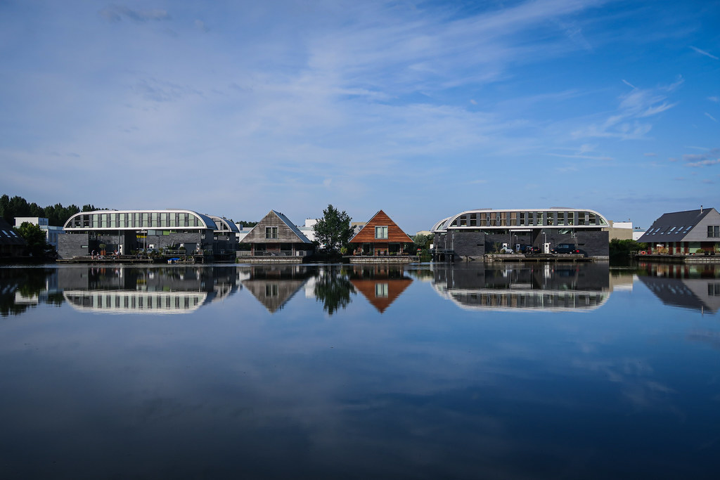 Blauwe loper Ypenburg, Den Haag Fabio Bruna Flickr