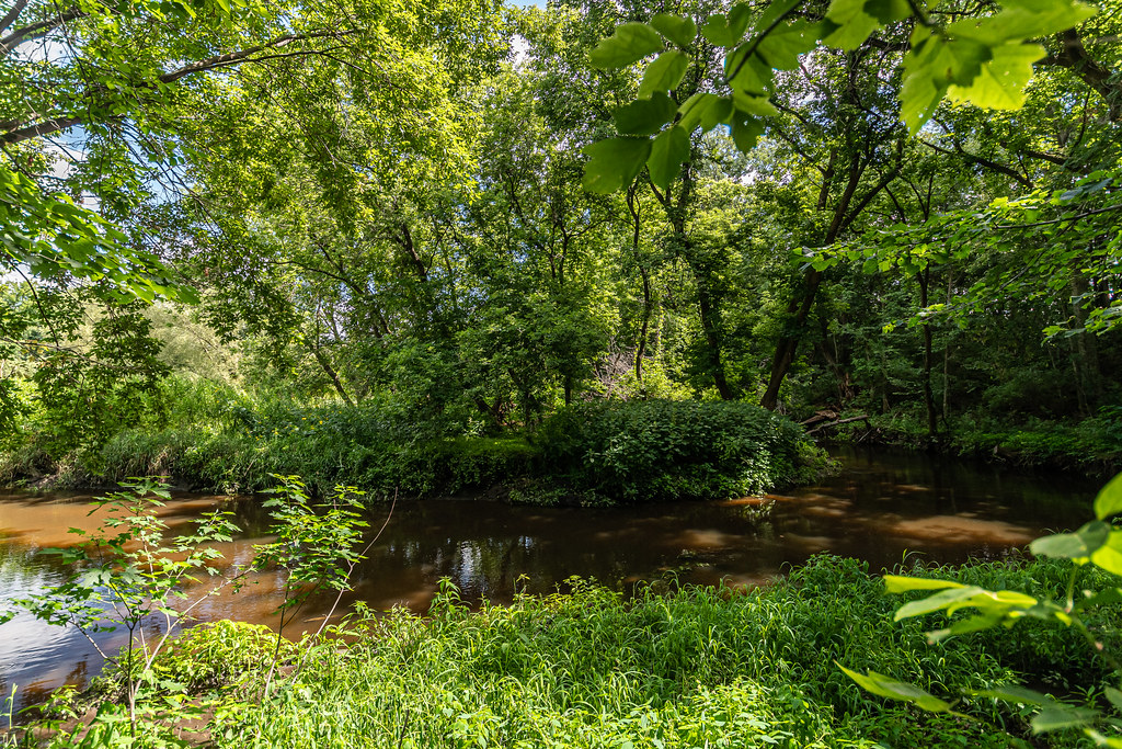 Waakikizu NRA86.jpg Six Mile Creek in the Waakikižu Natur… Flickr