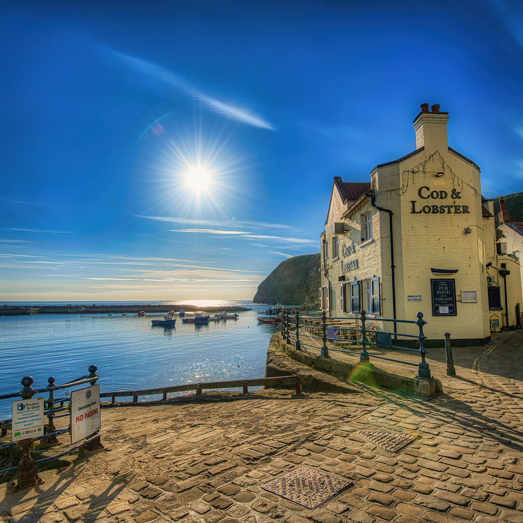 Cod, Lobster, Sunshine The famous Cod and Lobster pub at S… Flickr