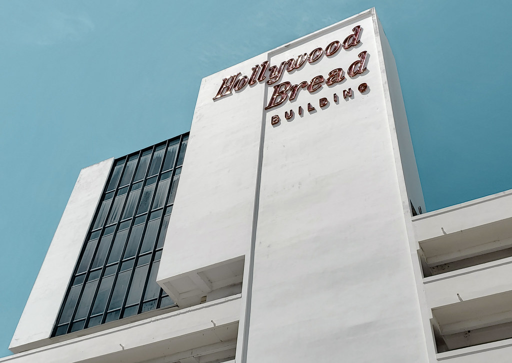 Hollywood Bread Building Hollywood, FL The Caldor Rainbow Flickr