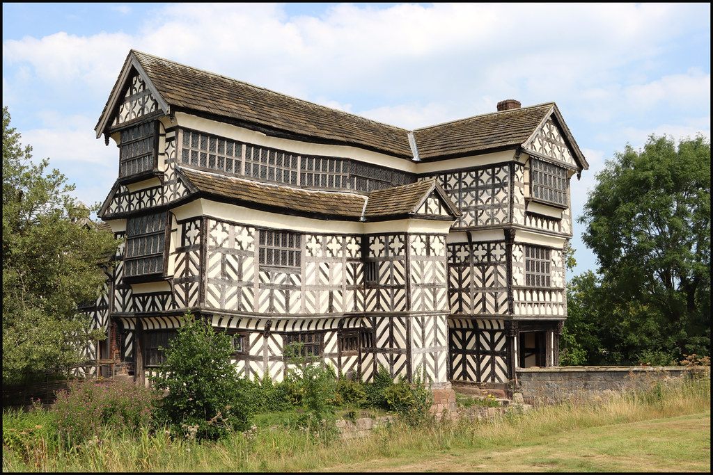 Little Morton Hall. August 2022. NT 13 mtb1975 ( Chesterfield) Flickr