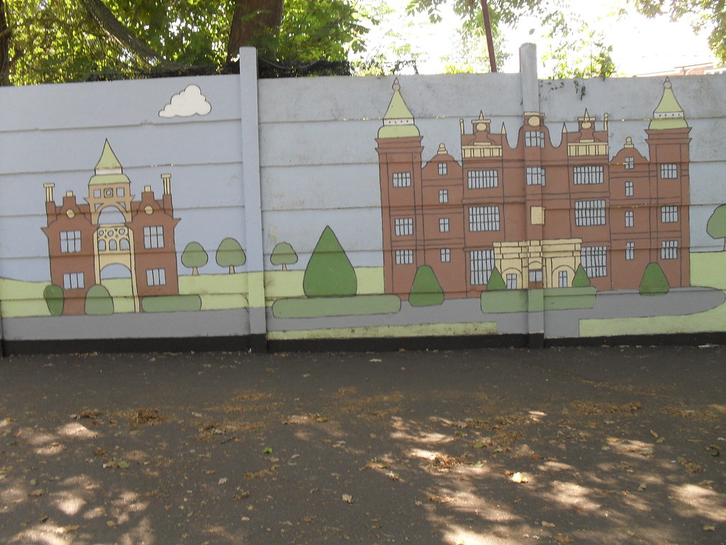 Droitwich Lido Park Mural by Rob Cowan Westwood Park. Mike Revell