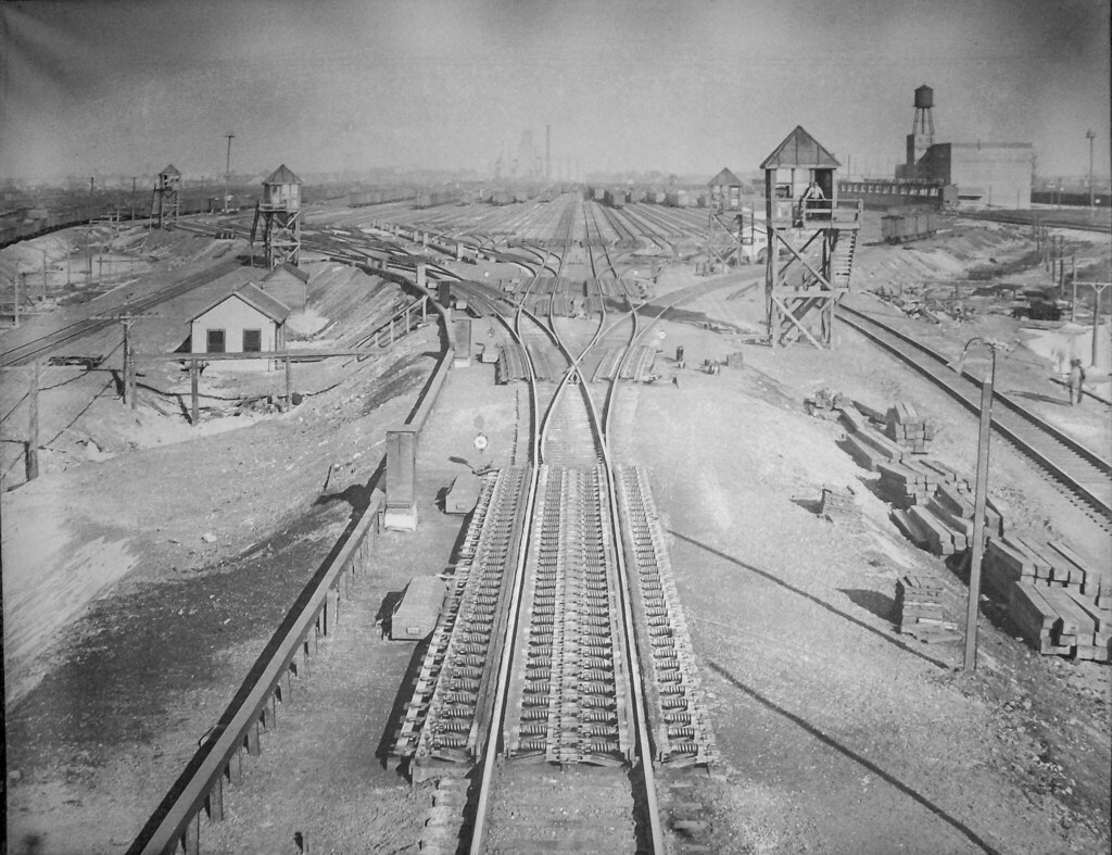 Old IHB Blue Island Hump View is eastward. crdspr Flickr