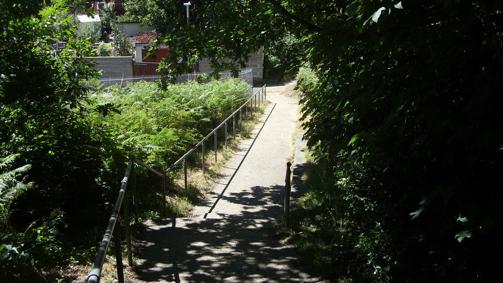 Path from Herbert Avenue to Central Avenue, Poole Bournemouth Andy