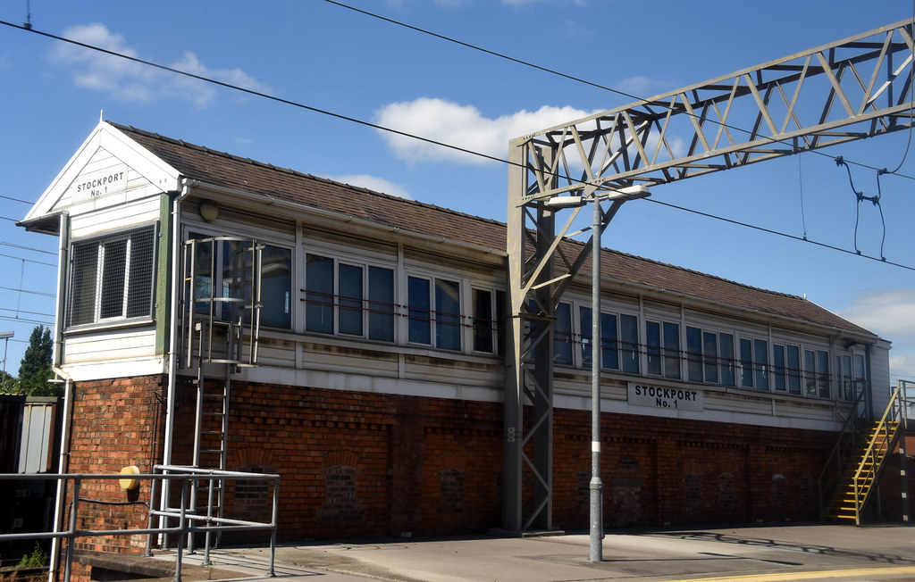 20220713 Stockport No.1 signal box John Carter Flickr