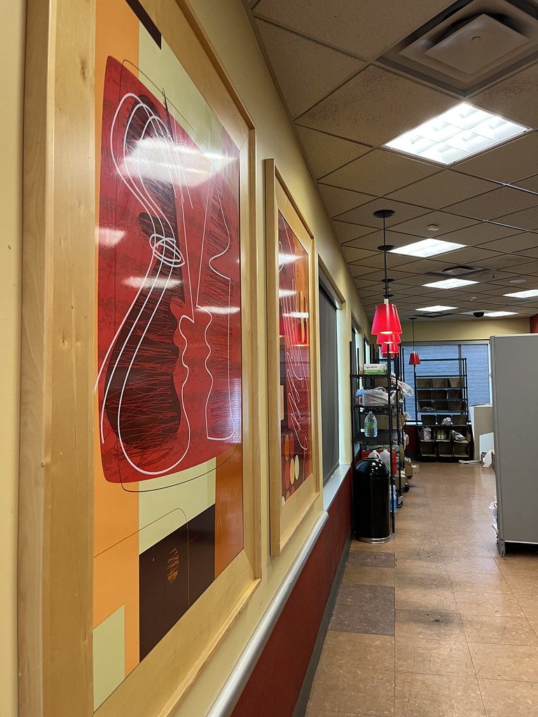 Merle Hay Mall, Des Moines IA This was the second mall I v… Flickr