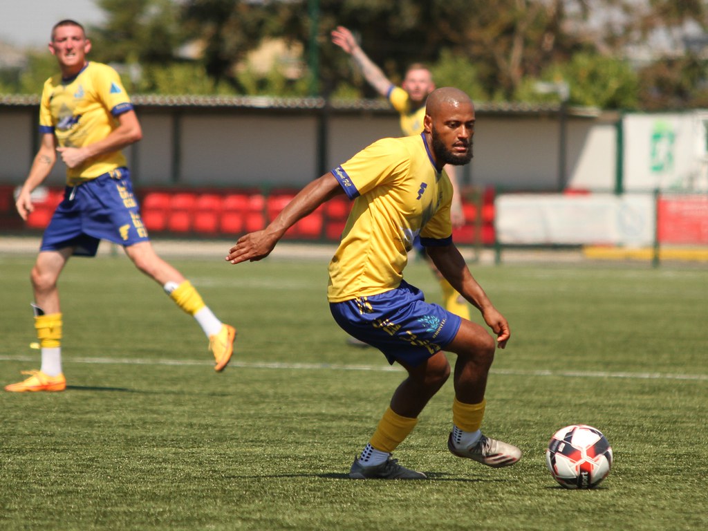 IMG_2891a Bedfont FC V Bagshot FC 130822 ©JGInger2022 Non League