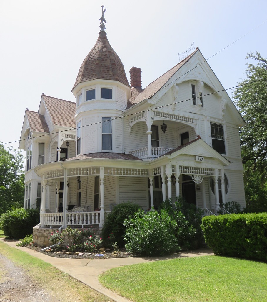 Mertz House (Cleburne, Texas) The Mertz House was built in… Flickr