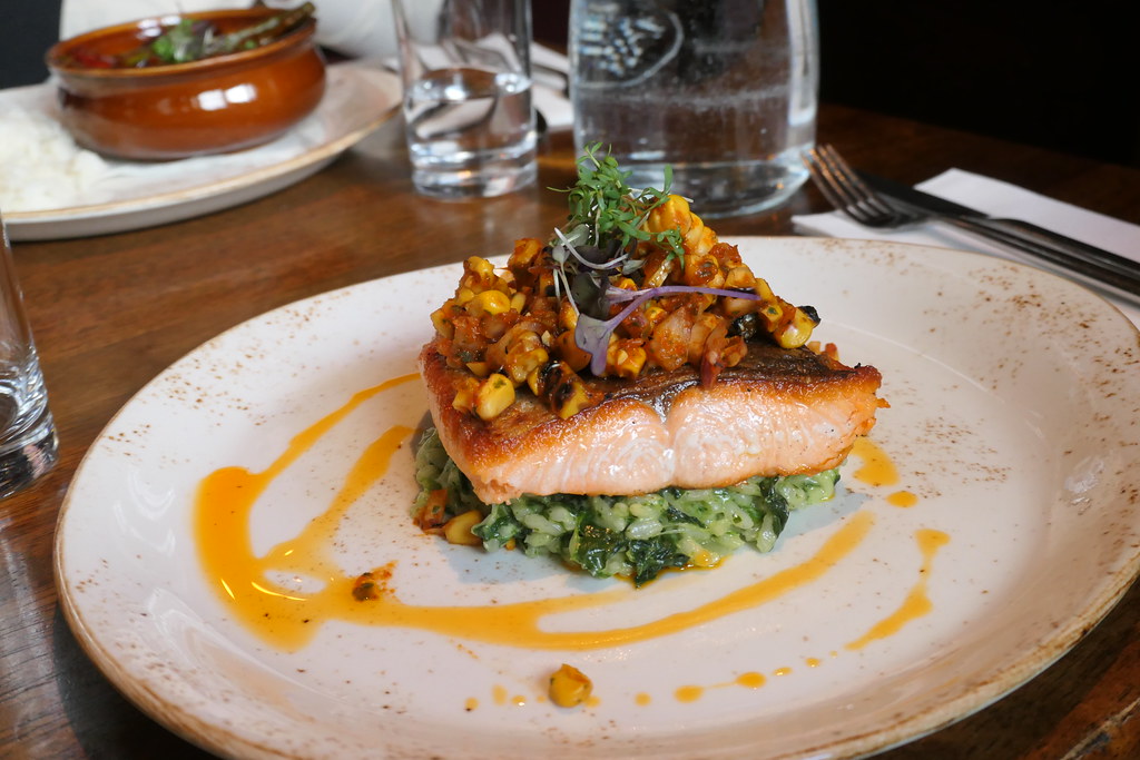 P1002626 Brasserie on the corner; very well. sergio barbieri Flickr