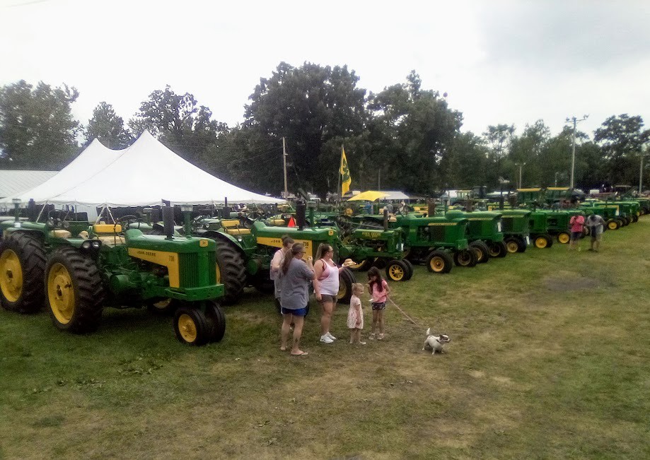 07/16/2022 more John Deere's Winamac, IN. indianatrainnut Flickr