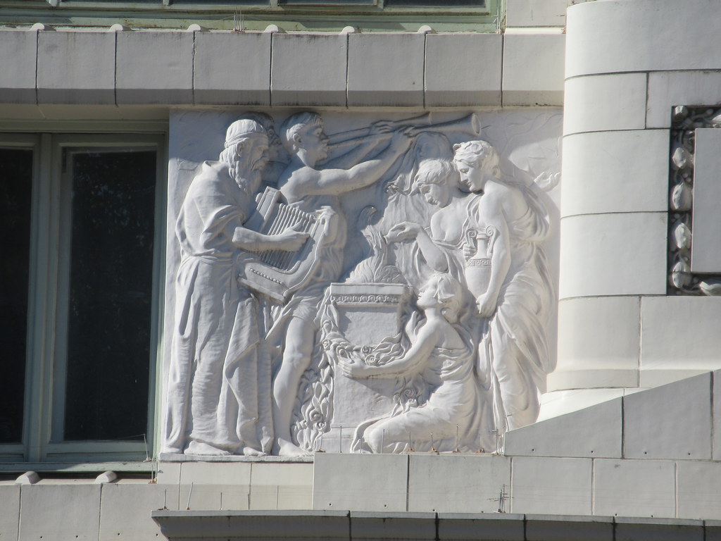 2022 The Gainsborough Studios building at 222 Central Park… Flickr