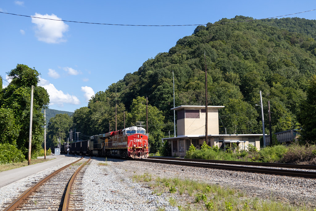 E21115 CSXT 911 West at Handley, WV (RO Cabin) RCBphotography Flickr
