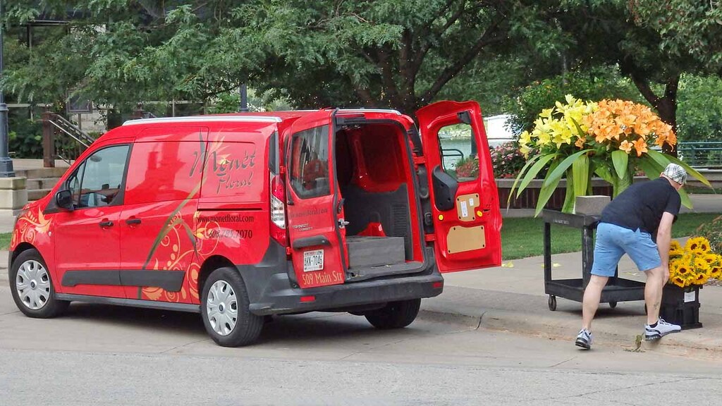 Flower Stop A flower pickupdelivery in La Crosse, Wiscons… Doug