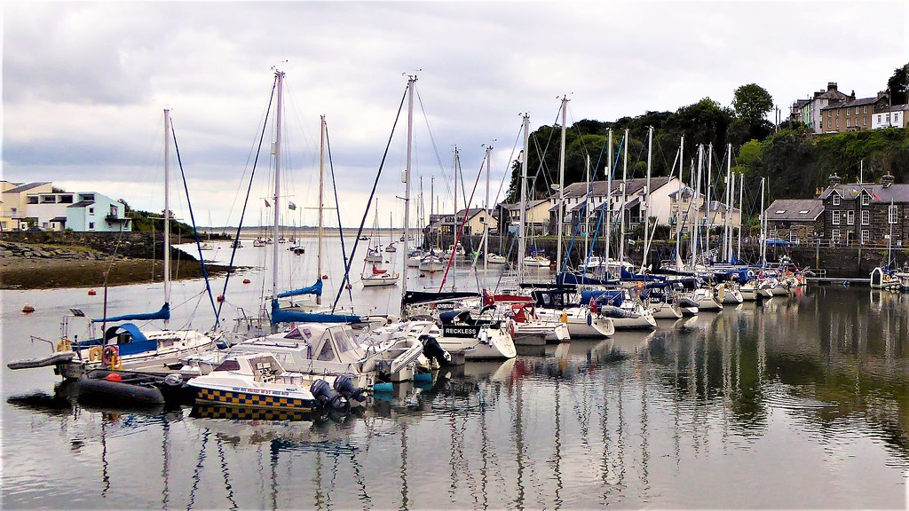 PORTHMADOG MARINA More boats and views from Porthmadog. Po… Flickr
