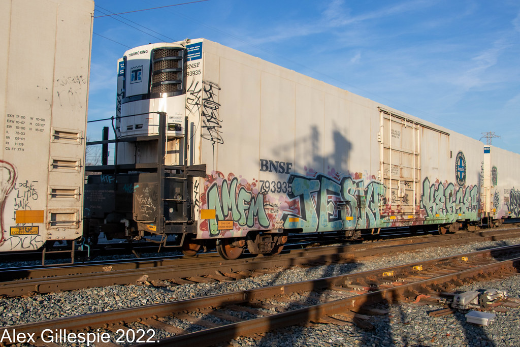 BNSF Reefer BNSF Reefer is on CSX D77527 at Elsmere, DE o… Flickr