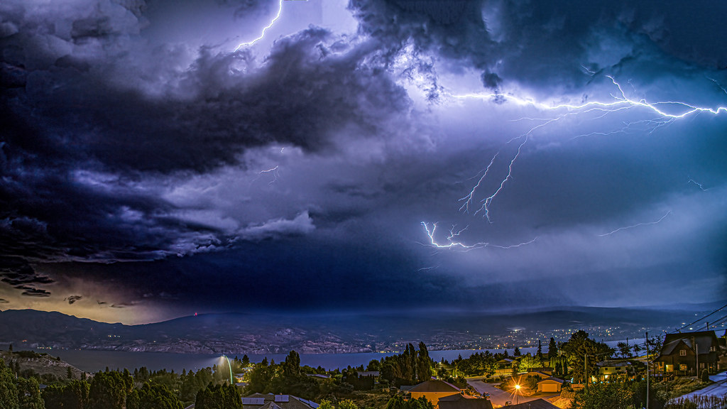Stormy Stormy Night 22 second exposure 7Artisans 10mm sh… Flickr